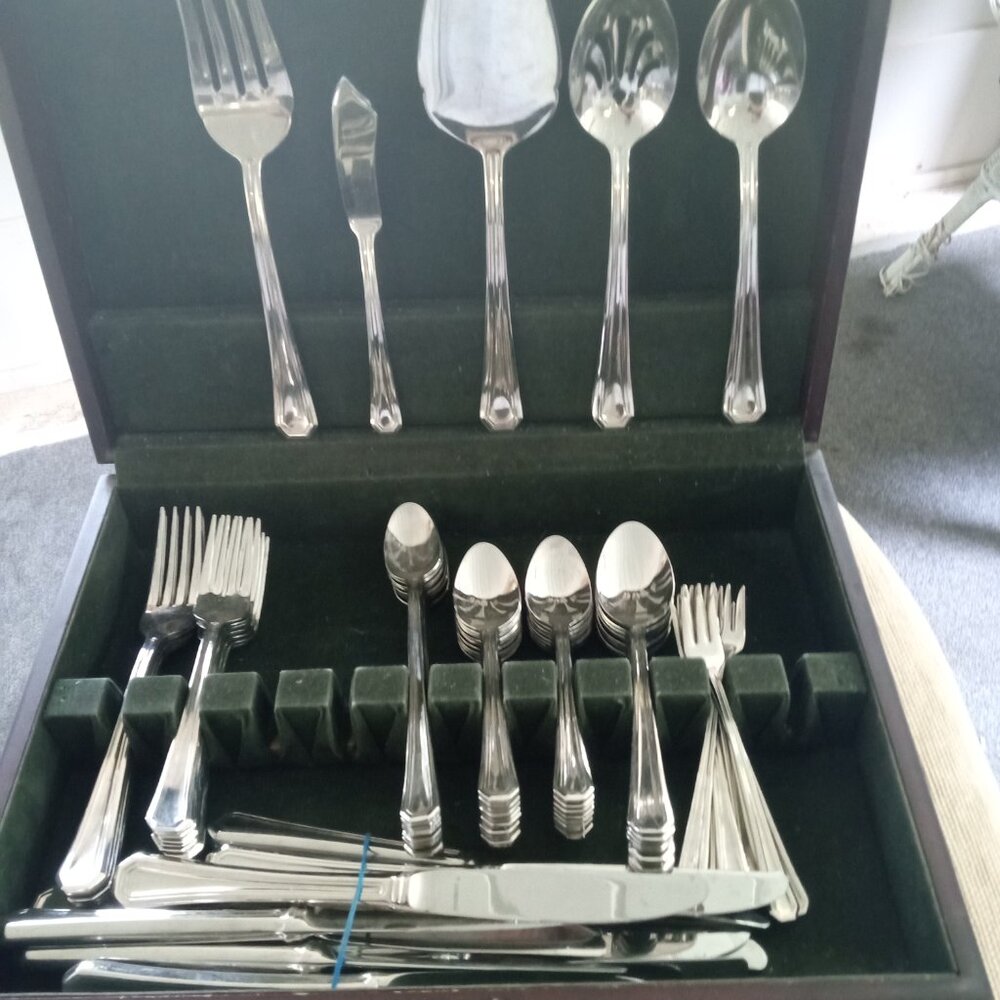 Gorham Fairview Stainless steel 18/10 Fairview pattern 67 piece set with Servers
